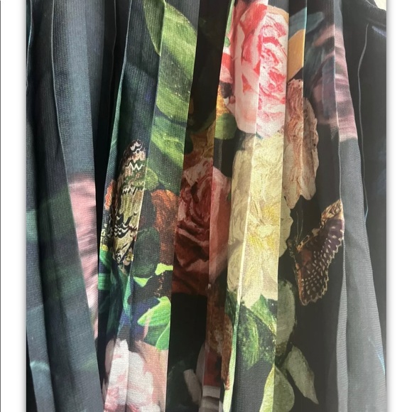 TOPSHOP PLEATED FLORAL PRINT V-NECK CAMI TANK TOP BLOUSE SIZE 4 - PRE-OWNED - Picture 2 of 5